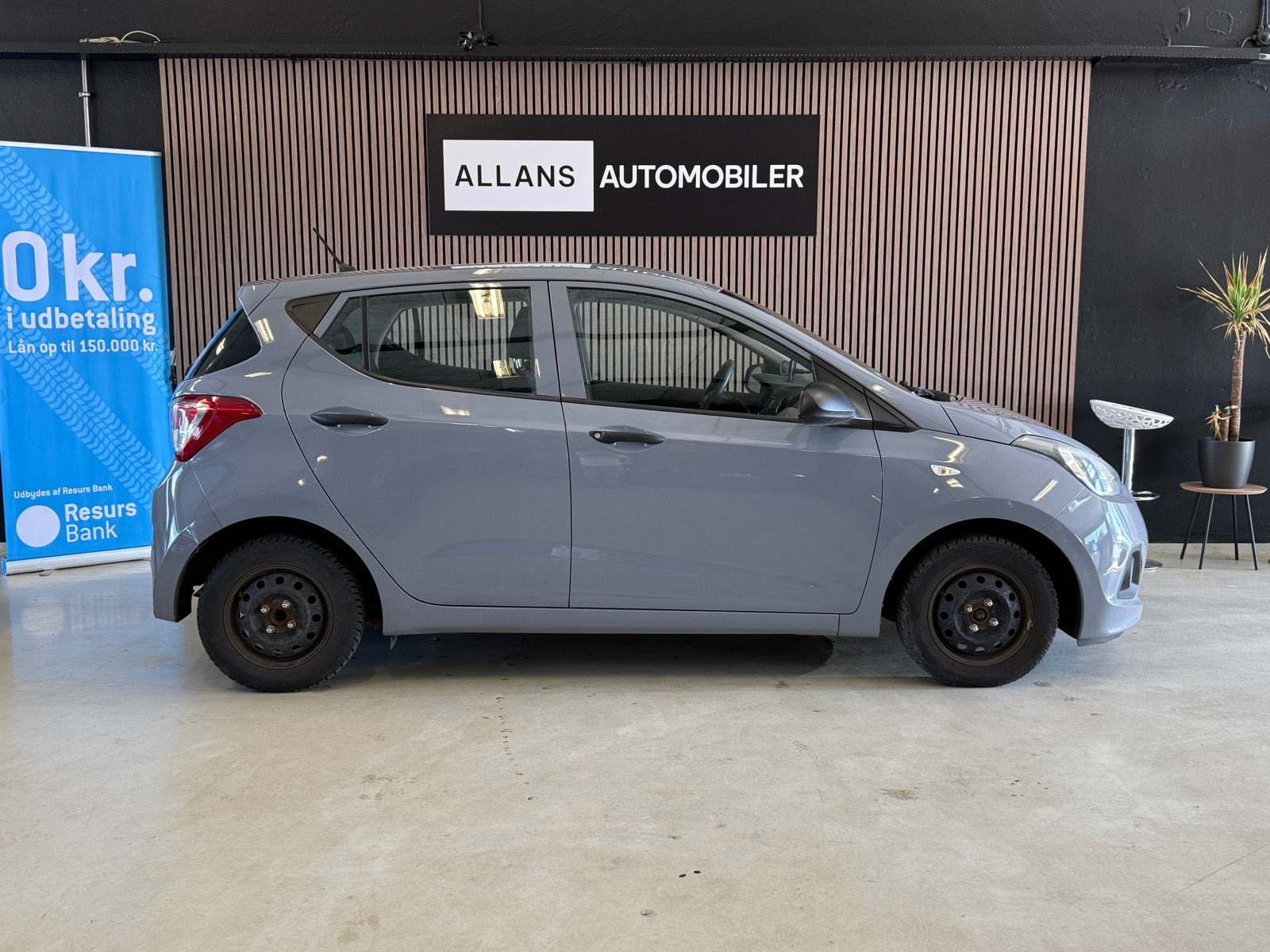 Grå Hyundai i10 fra 2015