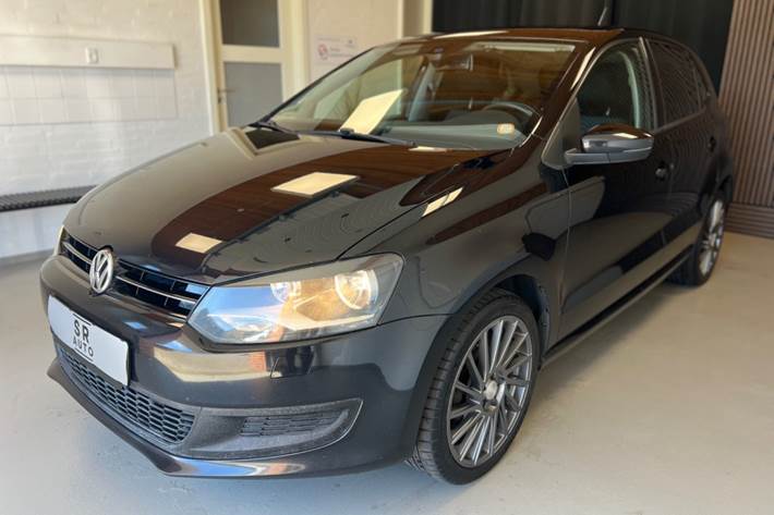 Sort VW Polo fra 2013 set udefra