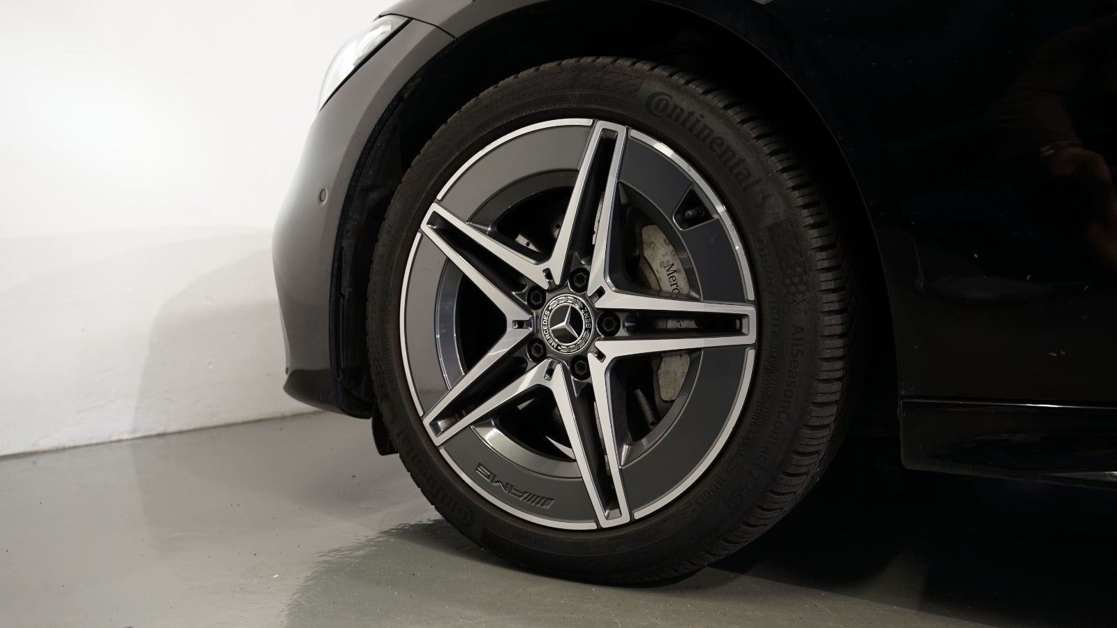 Sort Mercedes C300 e fra 2023