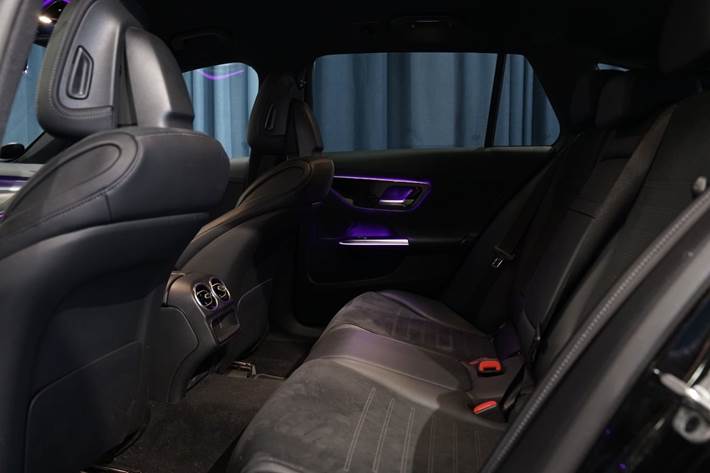 Sort Mercedes C300 e fra 2023