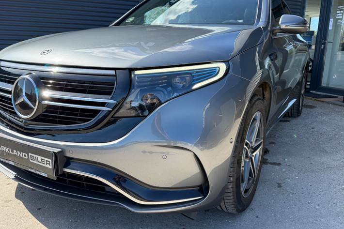 Grå Mercedes EQC400 fra 2021