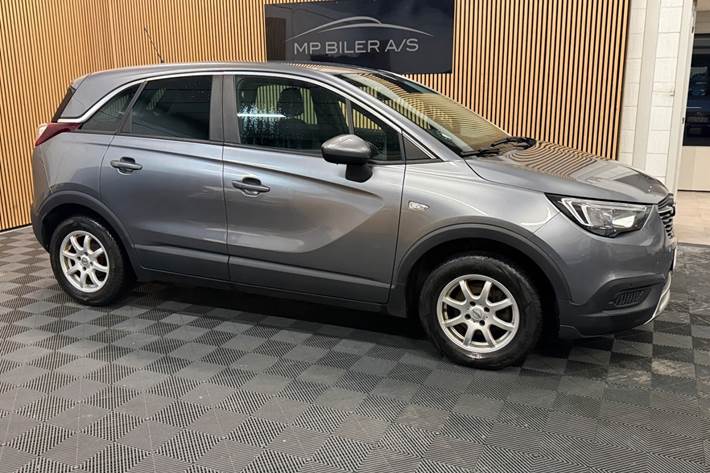 Grå Opel Crossland X fra 2019