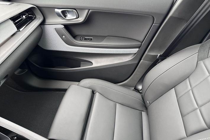 Sort Polestar 2 fra 2026