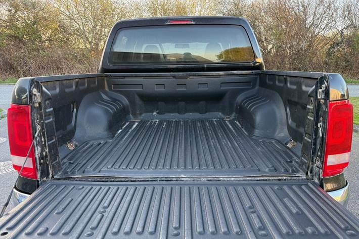 Sort VW Amarok fra 2012