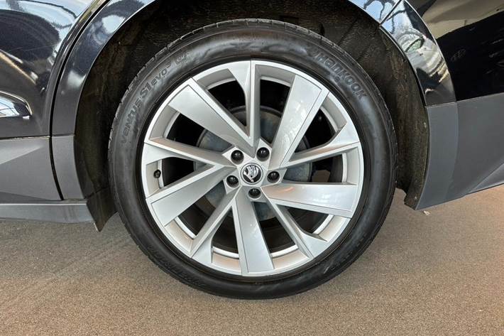 Sort Skoda Enyaq fra 2021