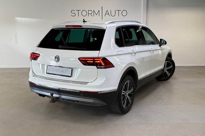 Hvid VW Tiguan fra 2017