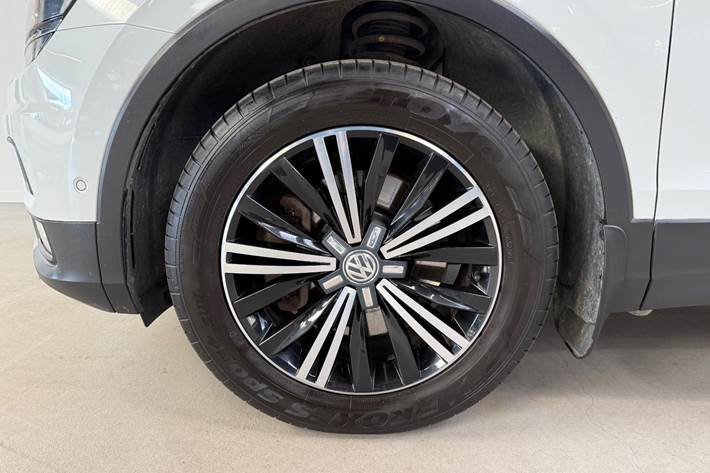 Hvid VW Tiguan fra 2017