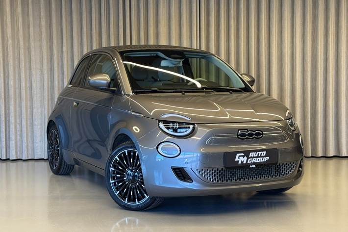 Grå Fiat 500e fra 2022