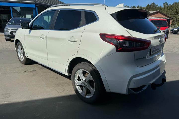 Hvid Nissan Qashqai fra 2019