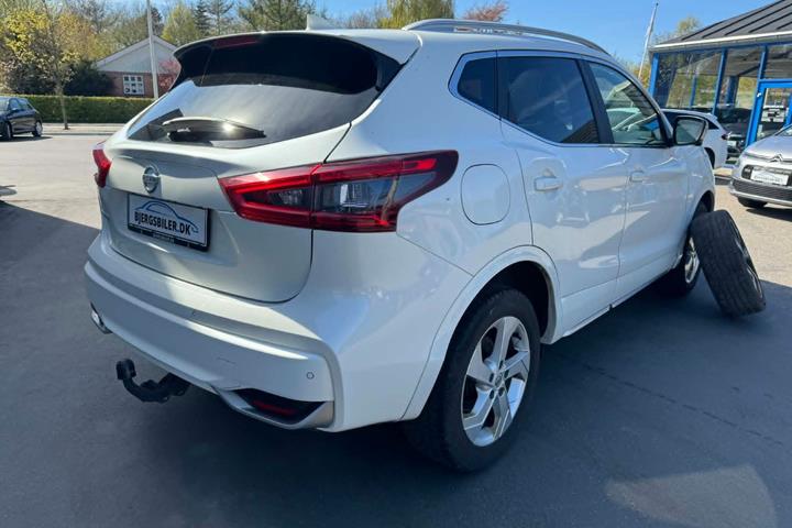 Hvid Nissan Qashqai fra 2019