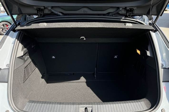 Grå Renault Megane E-Tech fra 2024