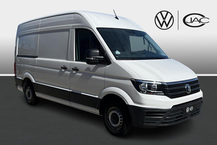 Hvid VW Crafter 30 fra 2019 set udefra