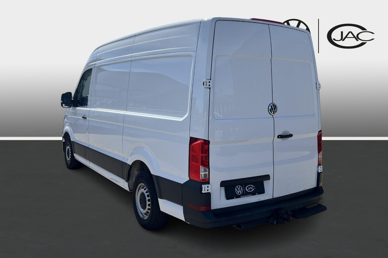 Hvid VW Crafter 30 fra 2019 set udefra