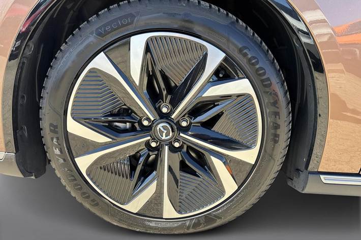 Kobber Mazda 6e fra 2025