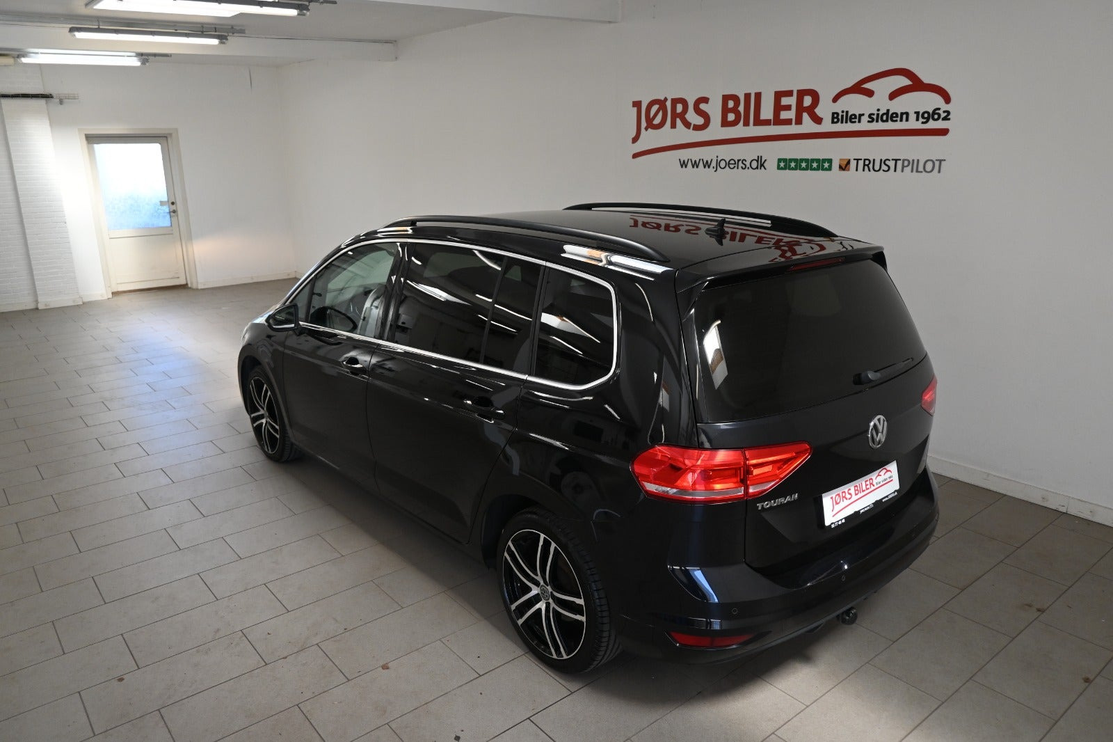 Sort VW Touran fra 2019