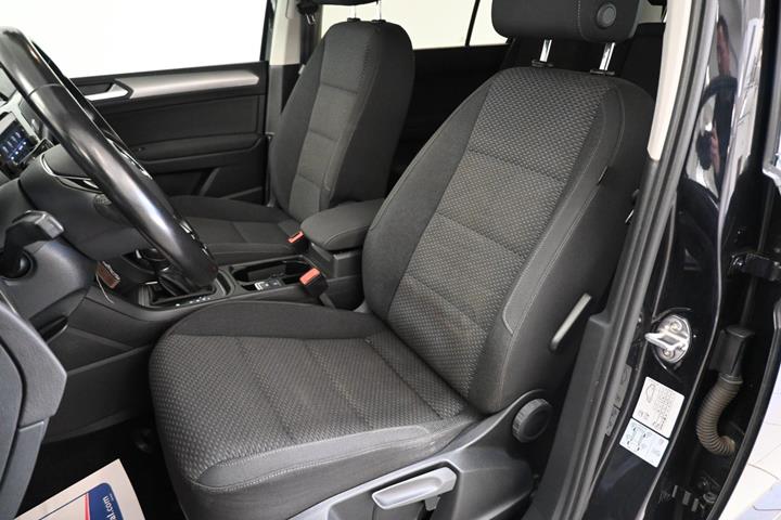 Sort VW Touran fra 2019