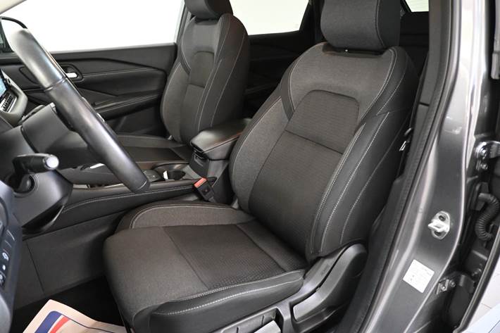 Grå Nissan Qashqai fra 2021