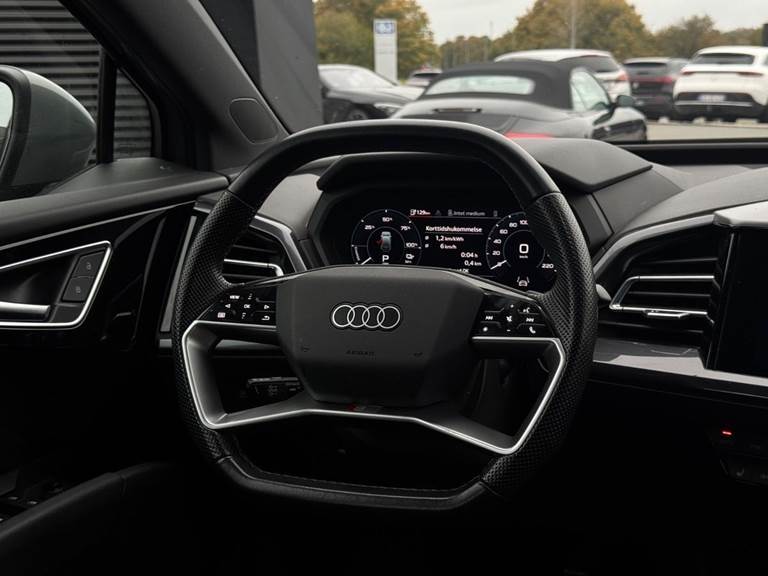 Audi Q4 e-tron 45 S-line