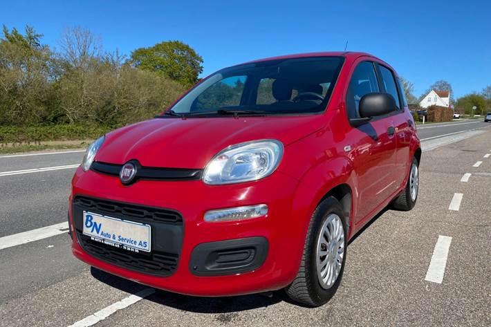 Rød Fiat Panda fra 2015