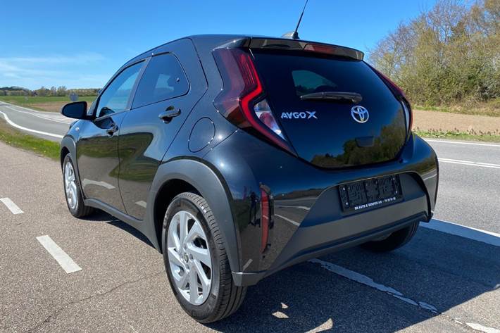 Sort Toyota Aygo X fra 2022