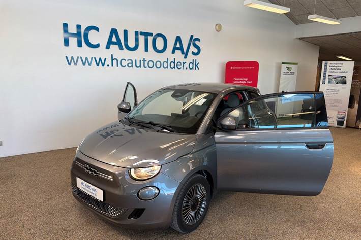 Grå Fiat 500e fra 2022