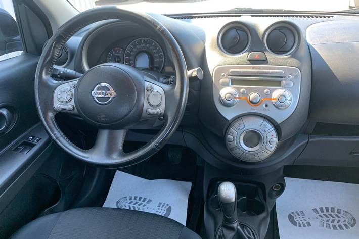 Brun Nissan Micra fra 2012