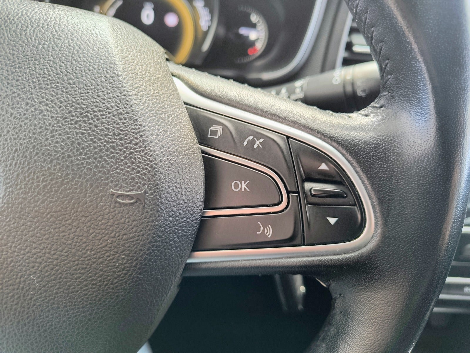 Hvid Renault Megane IV fra 2017