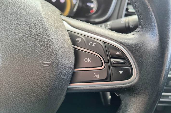 Hvid Renault Megane IV fra 2017
