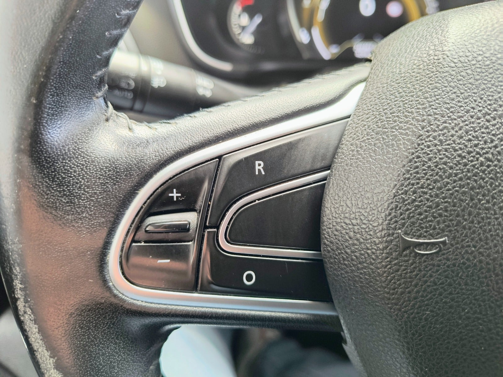 Hvid Renault Megane IV fra 2017