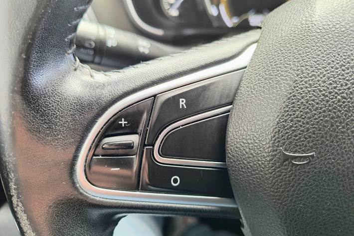 Hvid Renault Megane IV fra 2017