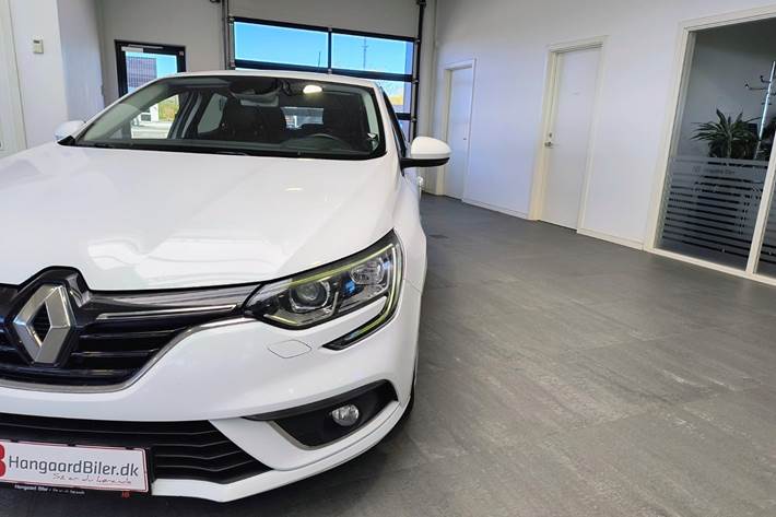 Hvid Renault Megane IV fra 2017