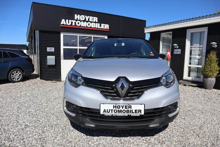 Sølv Renault Captur fra 2018