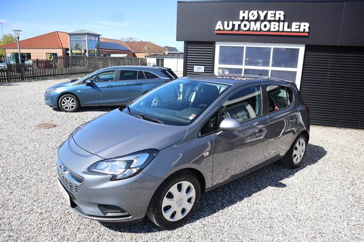 Grå Opel Corsa fra 2015