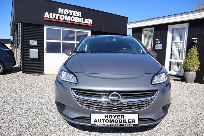 Grå Opel Corsa fra 2015