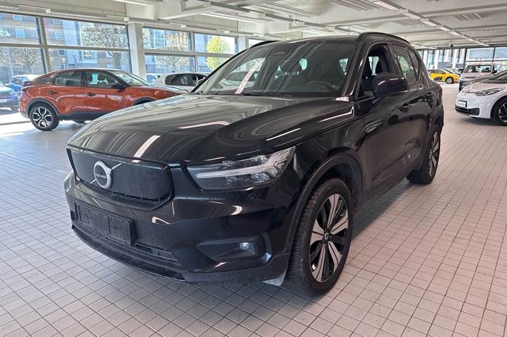 Sort Volvo XC40 fra 2022
