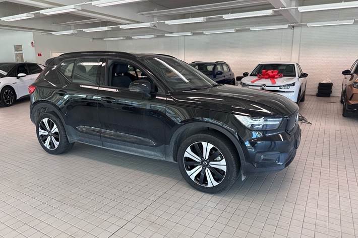 Sort Volvo XC40 fra 2022