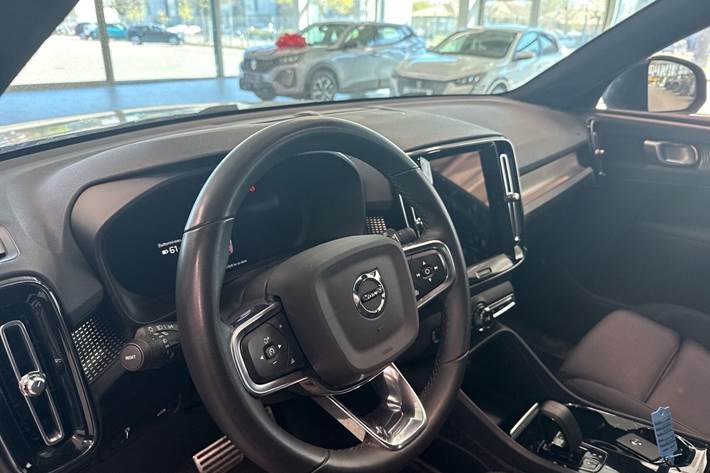 Sort Volvo XC40 fra 2022