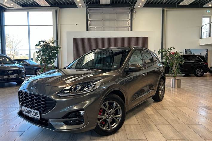 Grå Ford Kuga fra 2020