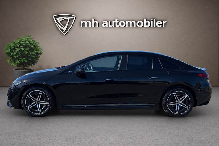 Sort Mercedes EQE350+ fra 2025