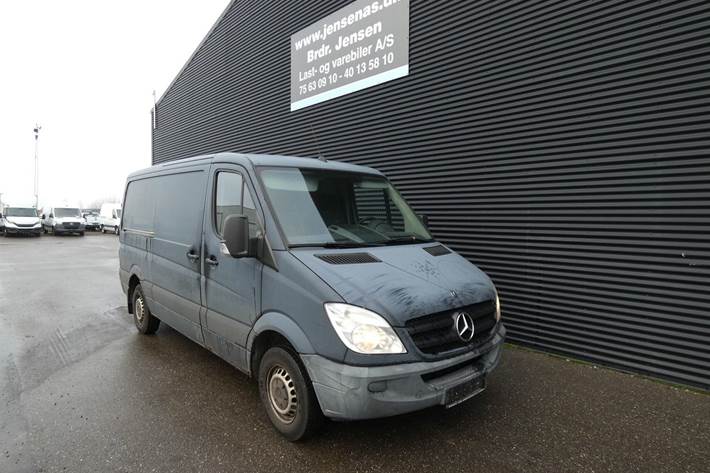 Sort Mercedes Sprinter 216 fra 2011