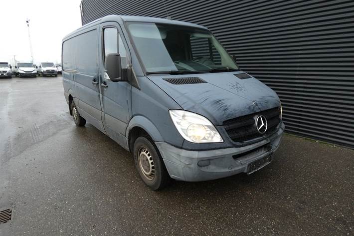 Sort Mercedes Sprinter 216 fra 2011