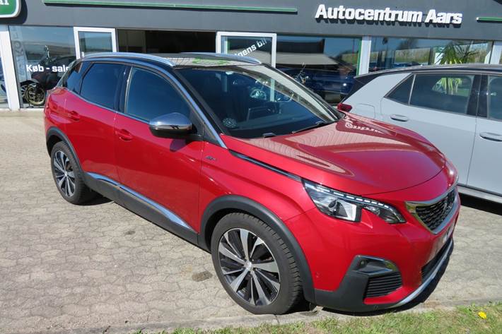 Grå Peugeot 3008 fra 2017