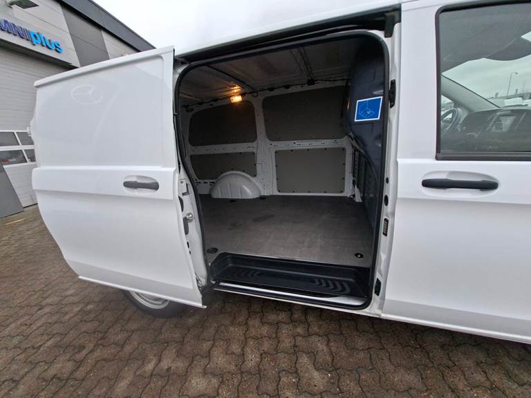 Mercedes Vito 114 2,0 CDi Kassevogn aut. L RWD