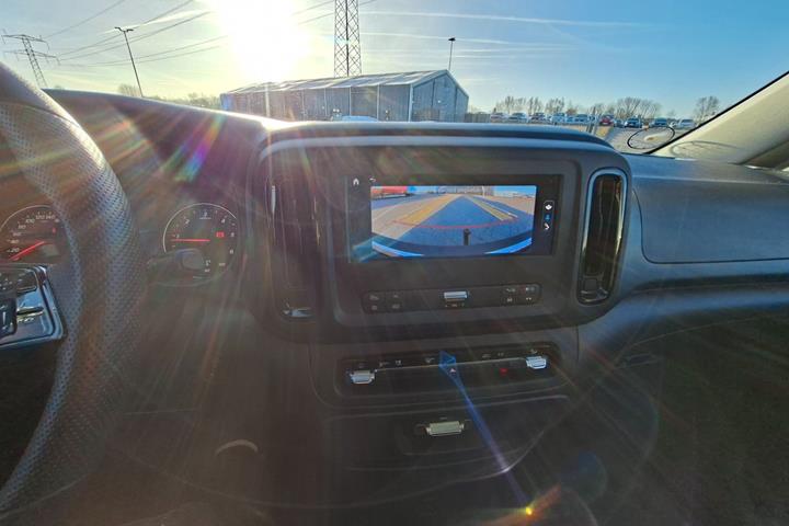 Hvid Mercedes Vito 114 fra 2024