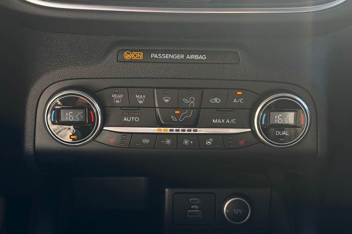 Sort Ford Kuga fra 2020