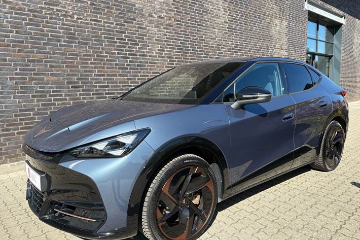 Blå Cupra Tavascan fra 2025