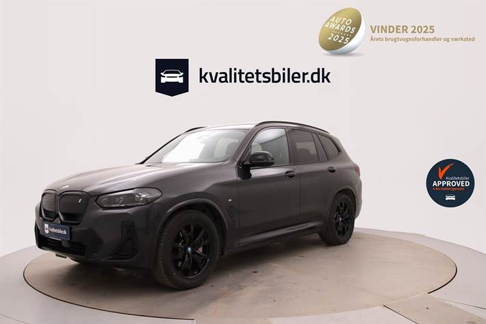 Grå BMW iX3 fra 2023