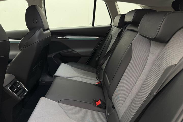 Hvid Skoda Enyaq iV fra 2021