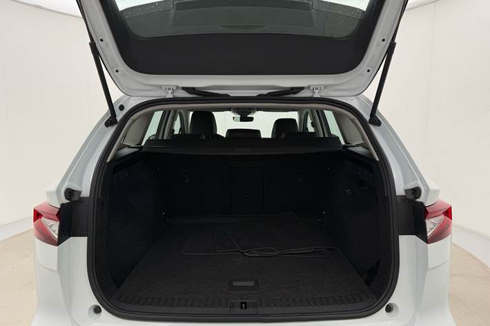 Hvid Skoda Enyaq iV fra 2021