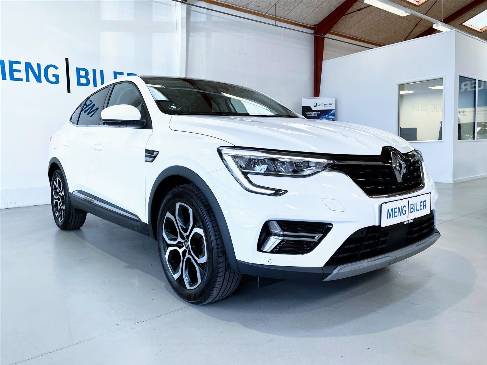 Hvid Renault Arkana fra 2023